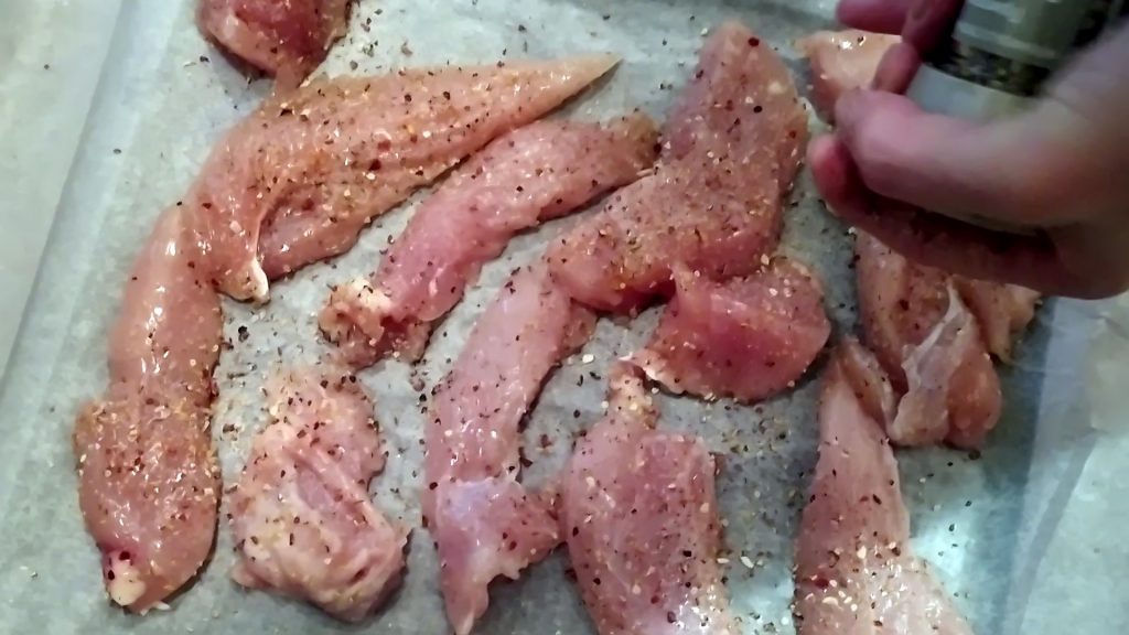 Нежнейший салат с курицей и пекинской капустой Нежнейший салат с курицей и пекинской капустой.